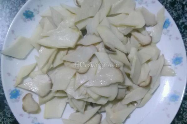 杏鲍菇炒肉的做法图解3