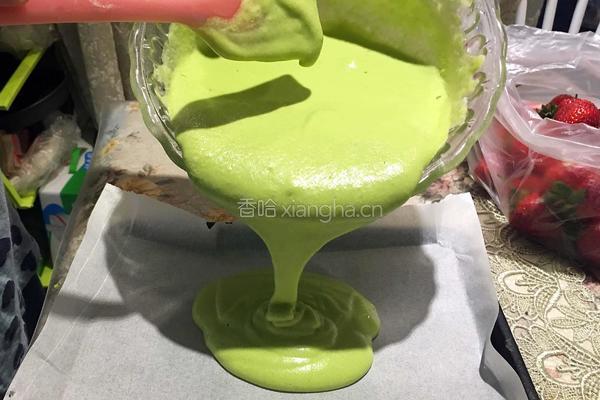 无油波菜草莓瑞士卷的做法图解9