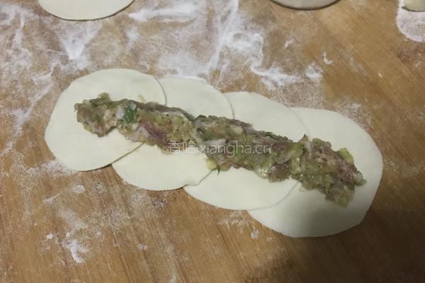 玫瑰花饺子的做法图解2