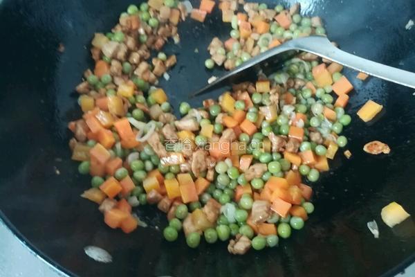 豌豆胡萝卜肉丁的做法图解11