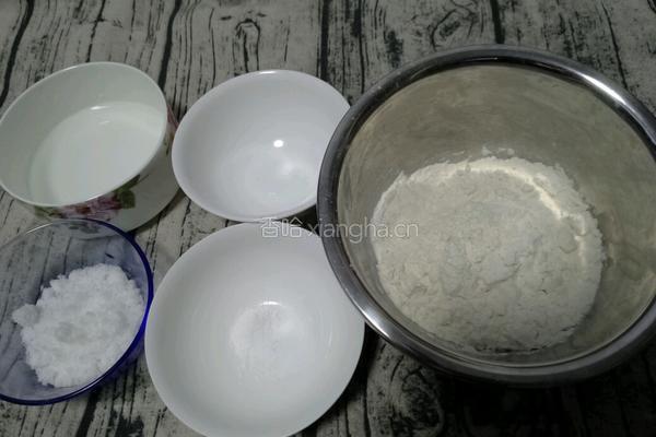 自制零食猫耳朵的做法图解1