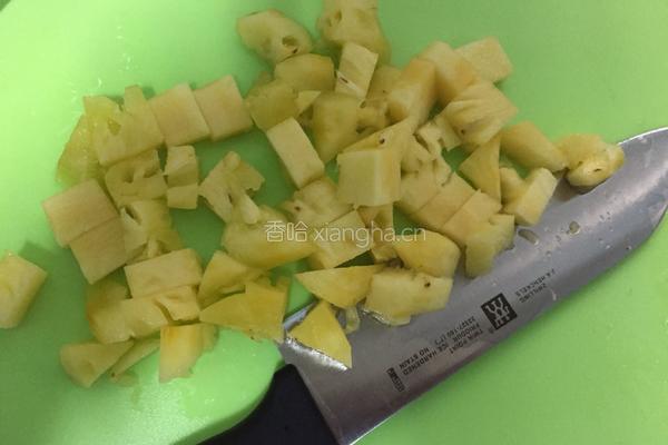 菠萝果冻的做法图解1