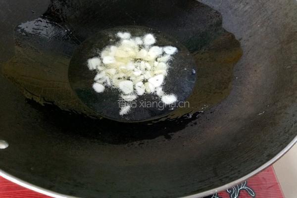 芹菜香干炒肉的做法图解4