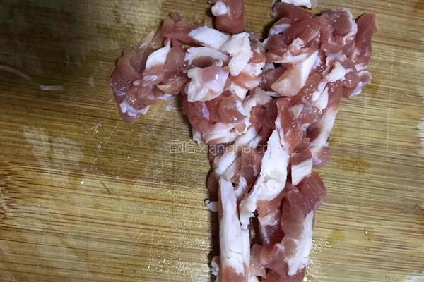 金针菇炒肉丝的做法图解2