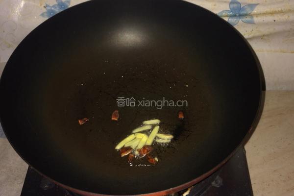 五花肉炖野菜的做法图解2