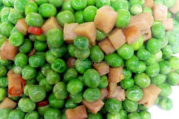 青豌豆炒火腿肠的做法图解7