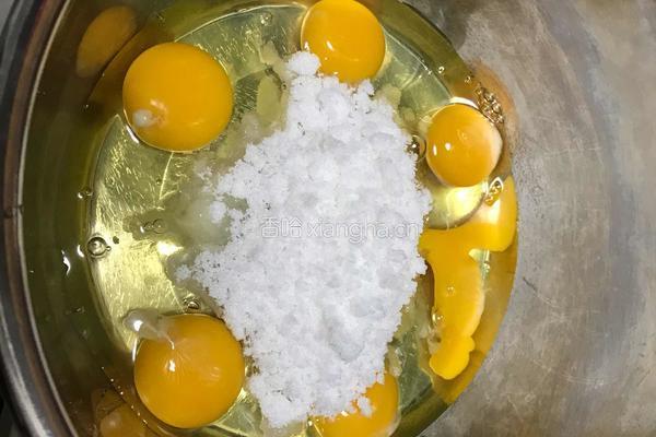 红莲焰火海绵蛋糕的做法图解2