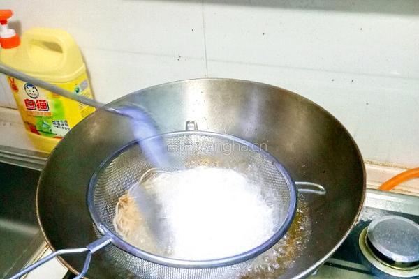 自制油炸方便面的做法图解4