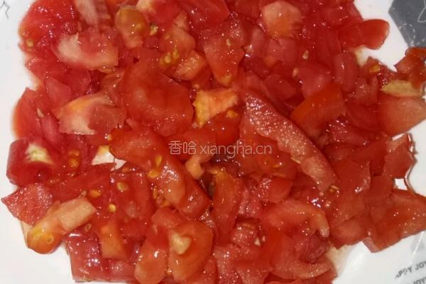 番茄肉酱意面配香蒜煎烟熏火腿的做法图解2