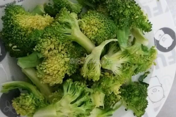 番茄肉酱意面配香蒜煎烟熏火腿的做法图解3