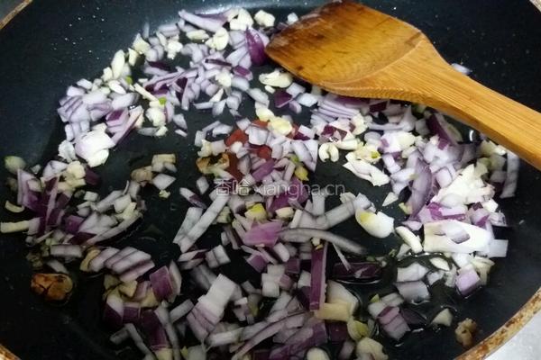 番茄肉酱意面配香蒜煎烟熏火腿的做法图解8