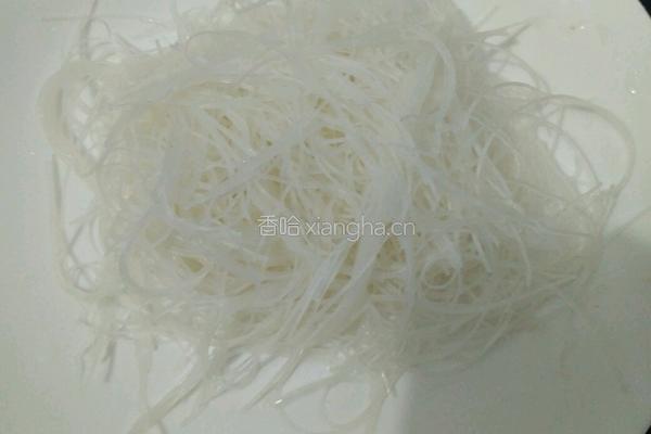 粉丝炒卷心菜的做法图解2