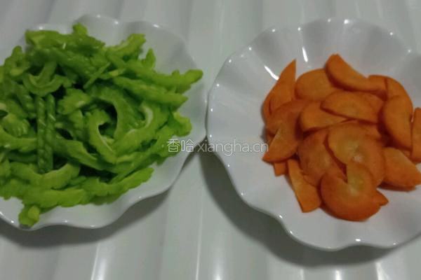 苦瓜炒肉的做法图解4
