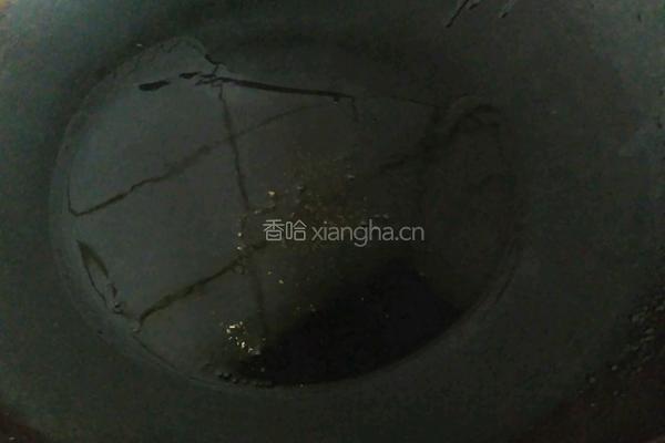 平菇炒腊肠的做法图解3