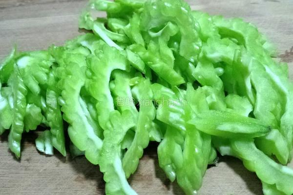 蜜汁苦瓜的做法图解3