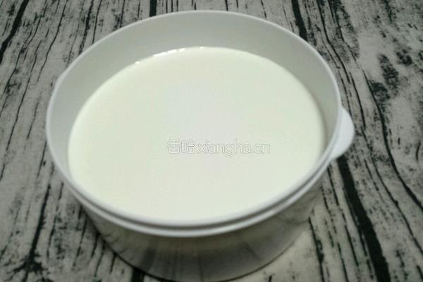 自制猕猴桃酸奶的做法图解3