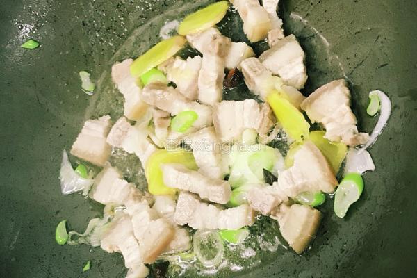 鹌鹑蛋红烧肉的做法图解6