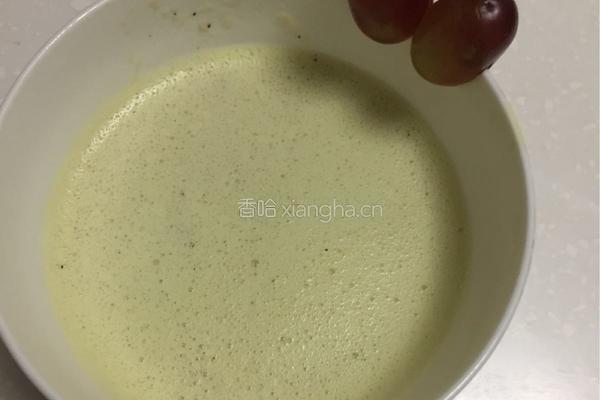 猕猴桃香蕉牛奶的做法图解3
