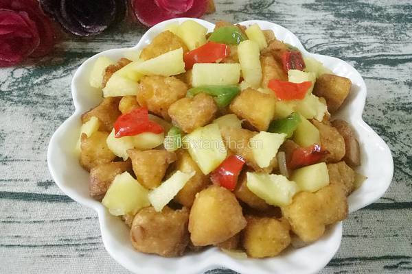 菠萝时蔬炒馒头