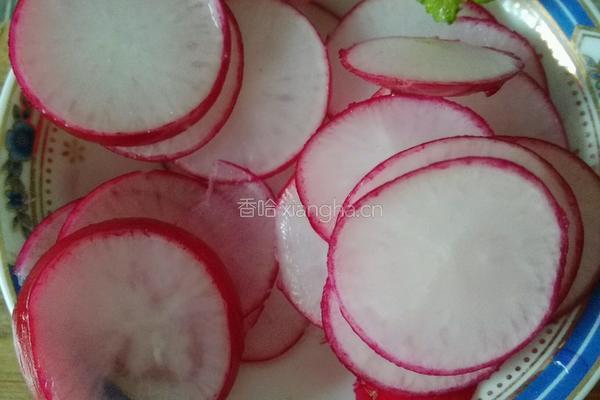 鲜蘑樱桃小面的做法图解2