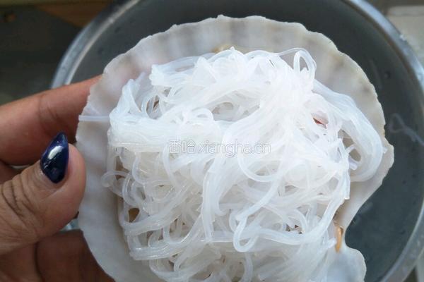 蒜末粉丝蒸扇贝的做法图解5