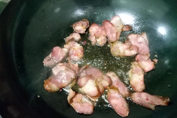 荷兰豆炒腊肠的做法图解6