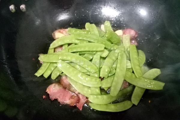 荷兰豆炒腊肠的做法图解8