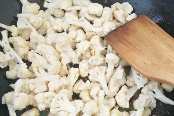 菜花炒肉的做法图解9