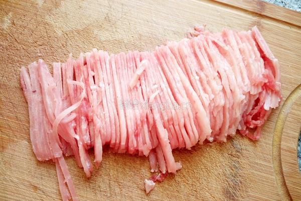 线椒炒肉丝的做法图解2