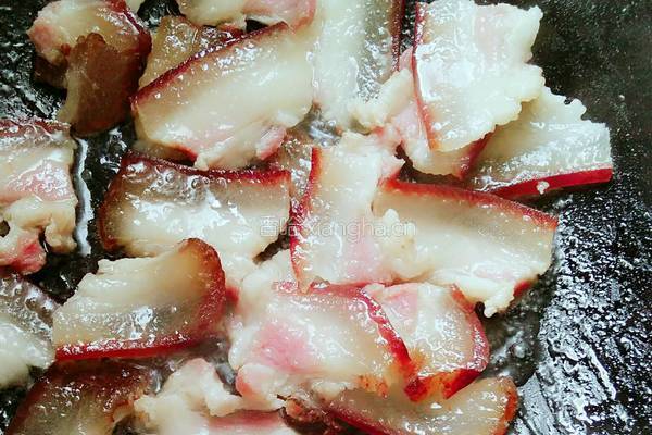 土家腊肉炖青瓜的做法图解5