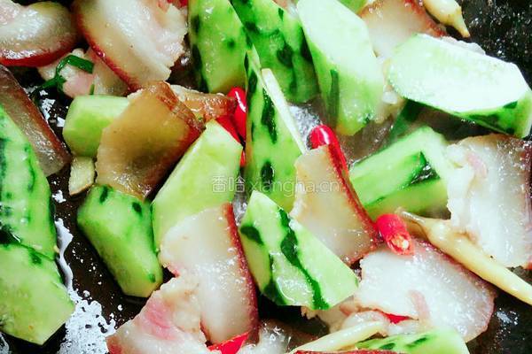 土家腊肉炖青瓜的做法图解7