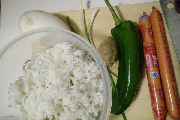家常蛋炒饭的做法图解1