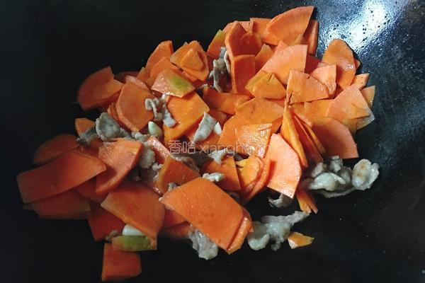 胡萝卜炒肉的做法图解6
