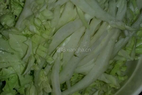 红烧肉煮饵块的做法图解1