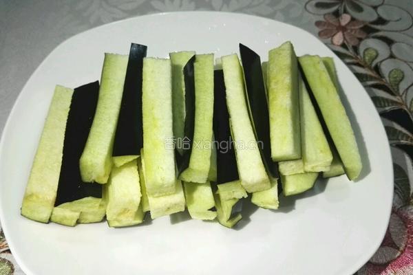 肉末酱茄条的做法图解2