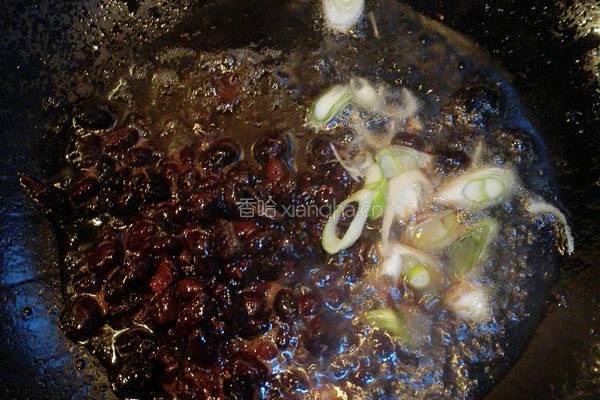 豆豉鲮鱼油麦菜的做法图解5