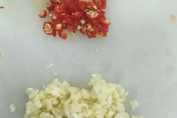 凉拌菠菜鸡蛋的做法图解2