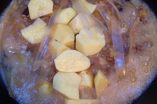 小鸡炖土豆粉条的做法图解7