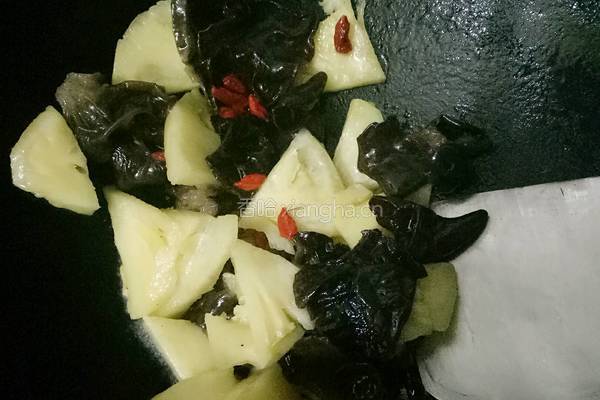 菠萝炒木耳的做法图解9