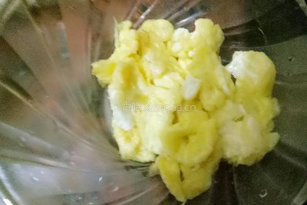 鸡蛋培根炒饭的做法图解3