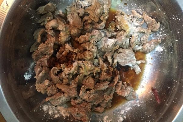 炒烤肉的做法图解2