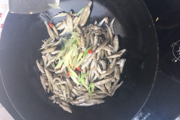小鱼咸菜的做法图解8