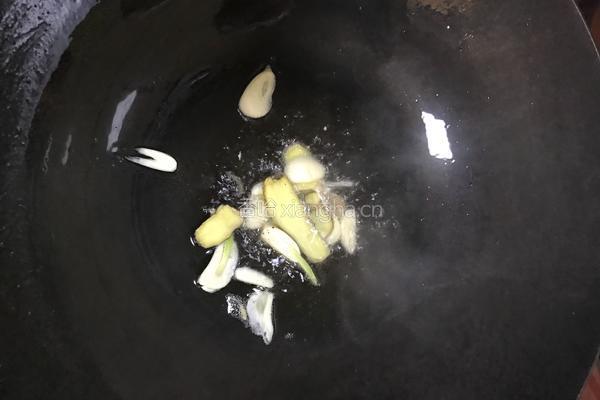雪菜黄鱼的做法图解2