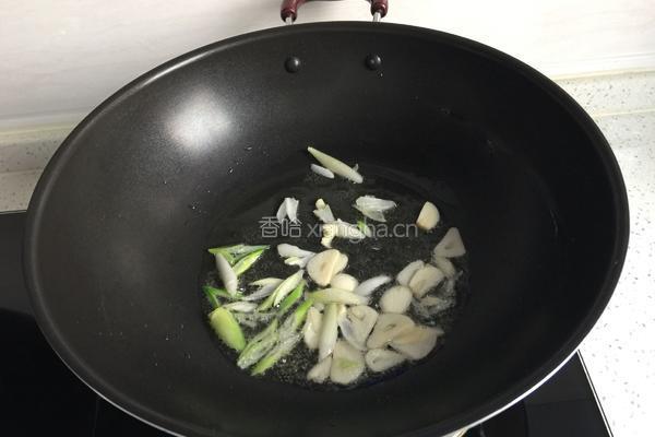 香菇炒油麦菜的做法图解4