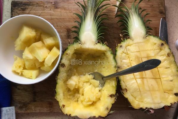 菠萝虾仁蛋炒饭的做法图解4