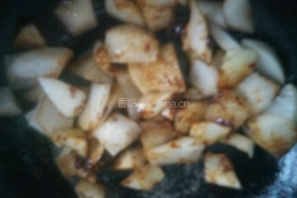 豆瓣酱烧萝卜的做法图解5