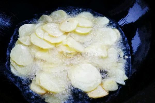 香辣孜然土豆片的做法图解2