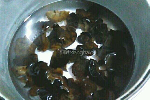 鱿鱼爆海参的做法图解2