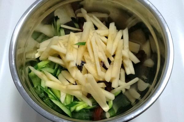 糖醋黄瓜苹果的做法图解4