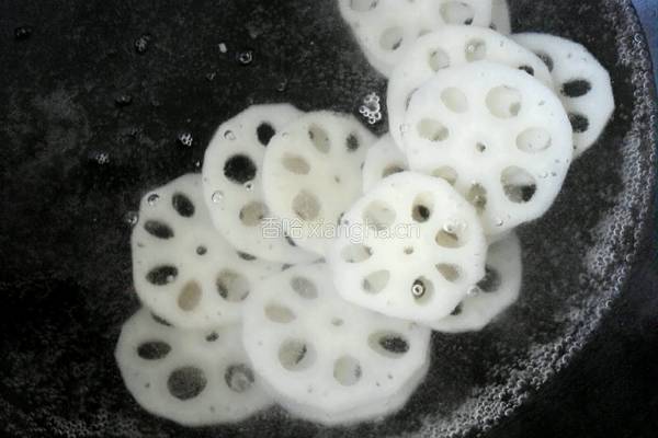 凉拌糖醋藕片的做法图解2